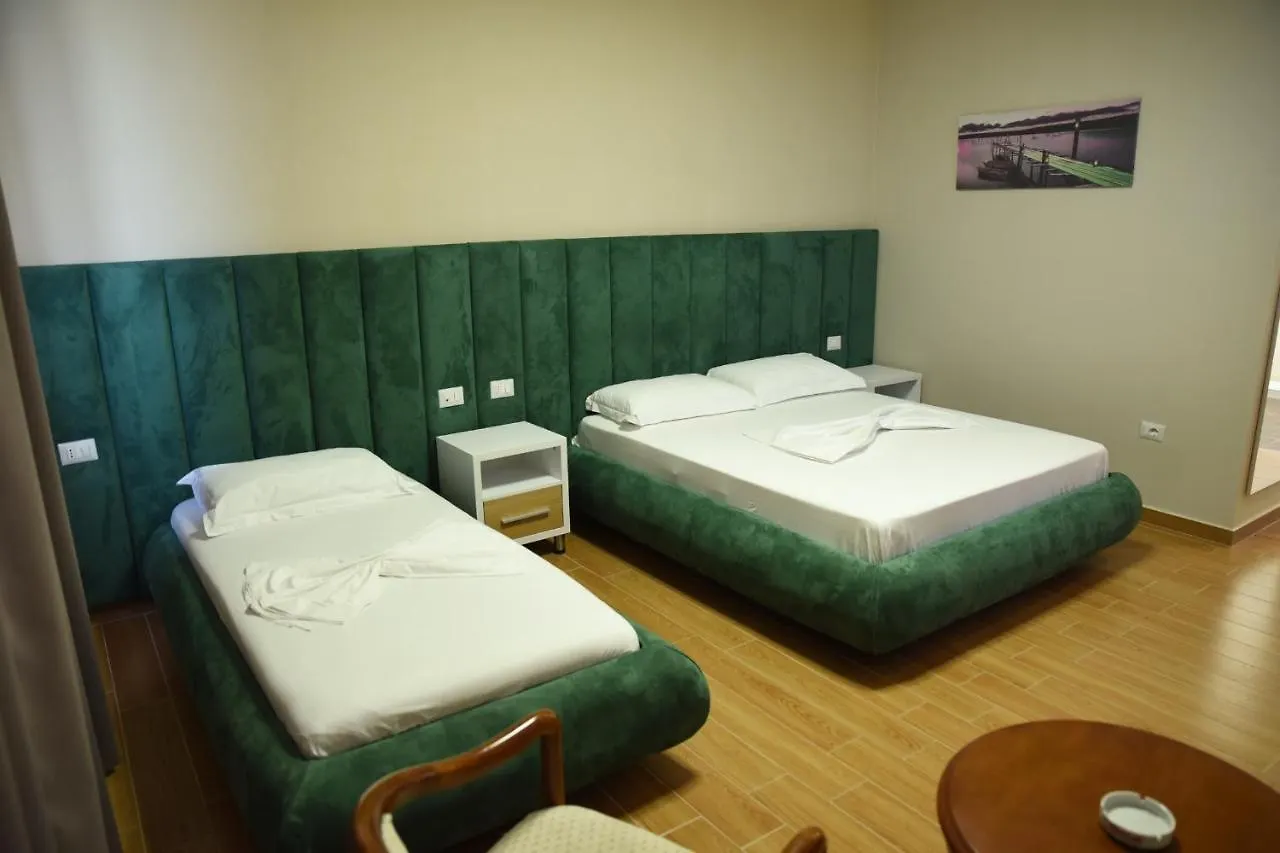 Hotel Fjortes Palace Frakull e Madhe