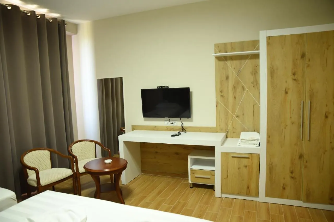 **** Hotel Fjortes Palace Vlorë Albanien